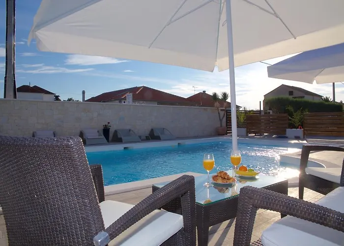 Banic Apartments With Pool