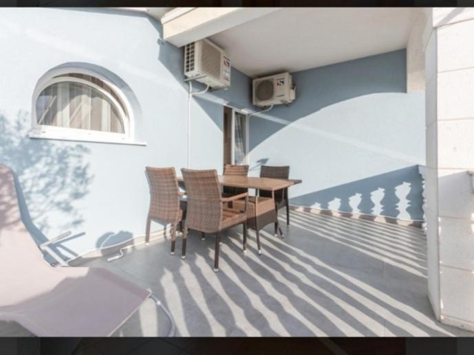 Apartmán Banic With Pool Biograd Na Moru